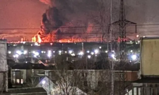 Ukraine's SSU Strikes Yaroslavl Oil Station and Southern Russia Gas Terminal — Three Tanks Ablaze, 5,000 Square Meters on Fire